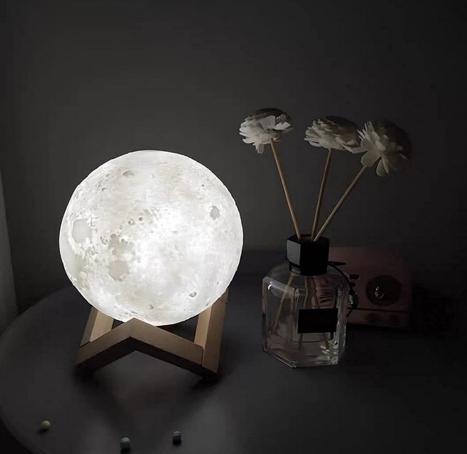 3D Moon Lamp Humidifier, 880ml Humidifier 3 Colors LED Moon Light view 2