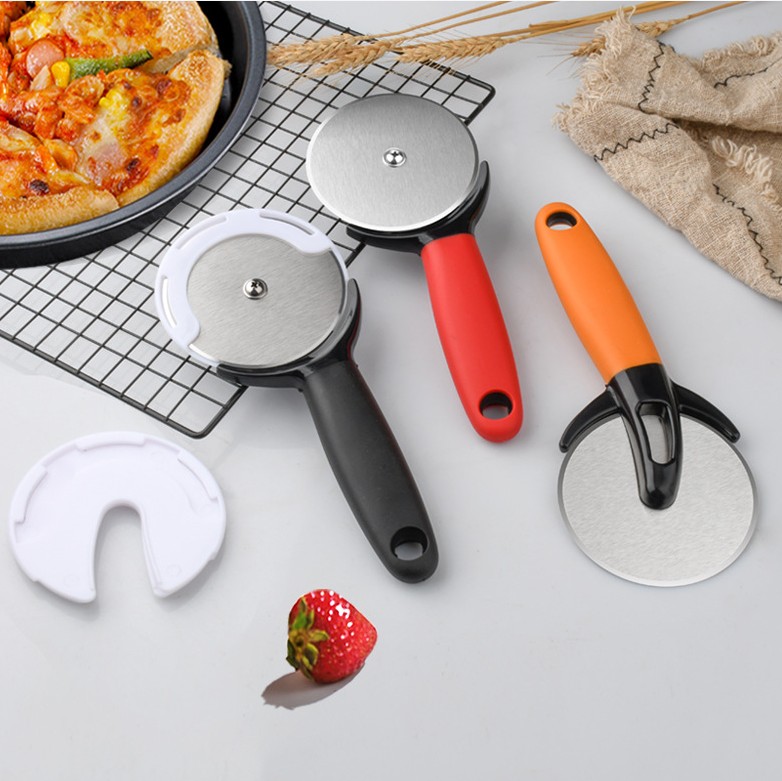 Stainless Steel Pizza Cutter w/ PP Handle