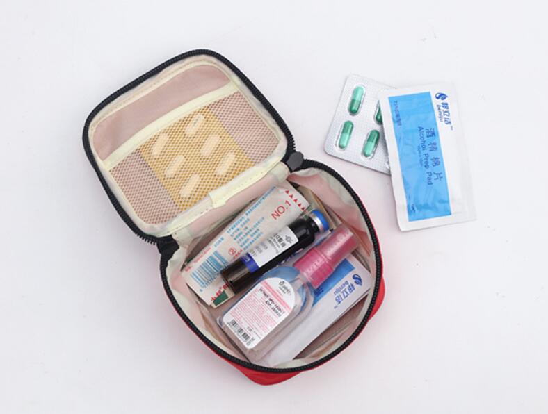 Oxford Fabric First Aid Bag With Buckle view 3
