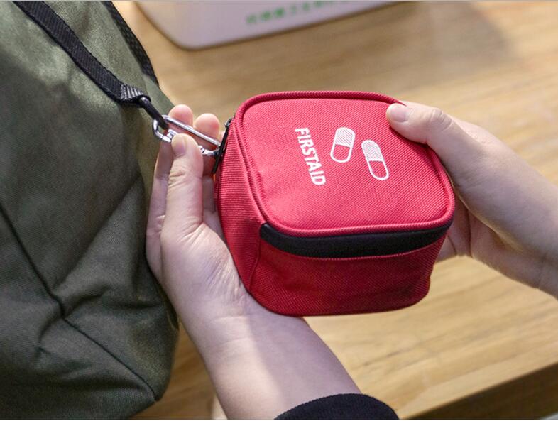 Oxford Fabric First Aid Bag With Buckle view 4