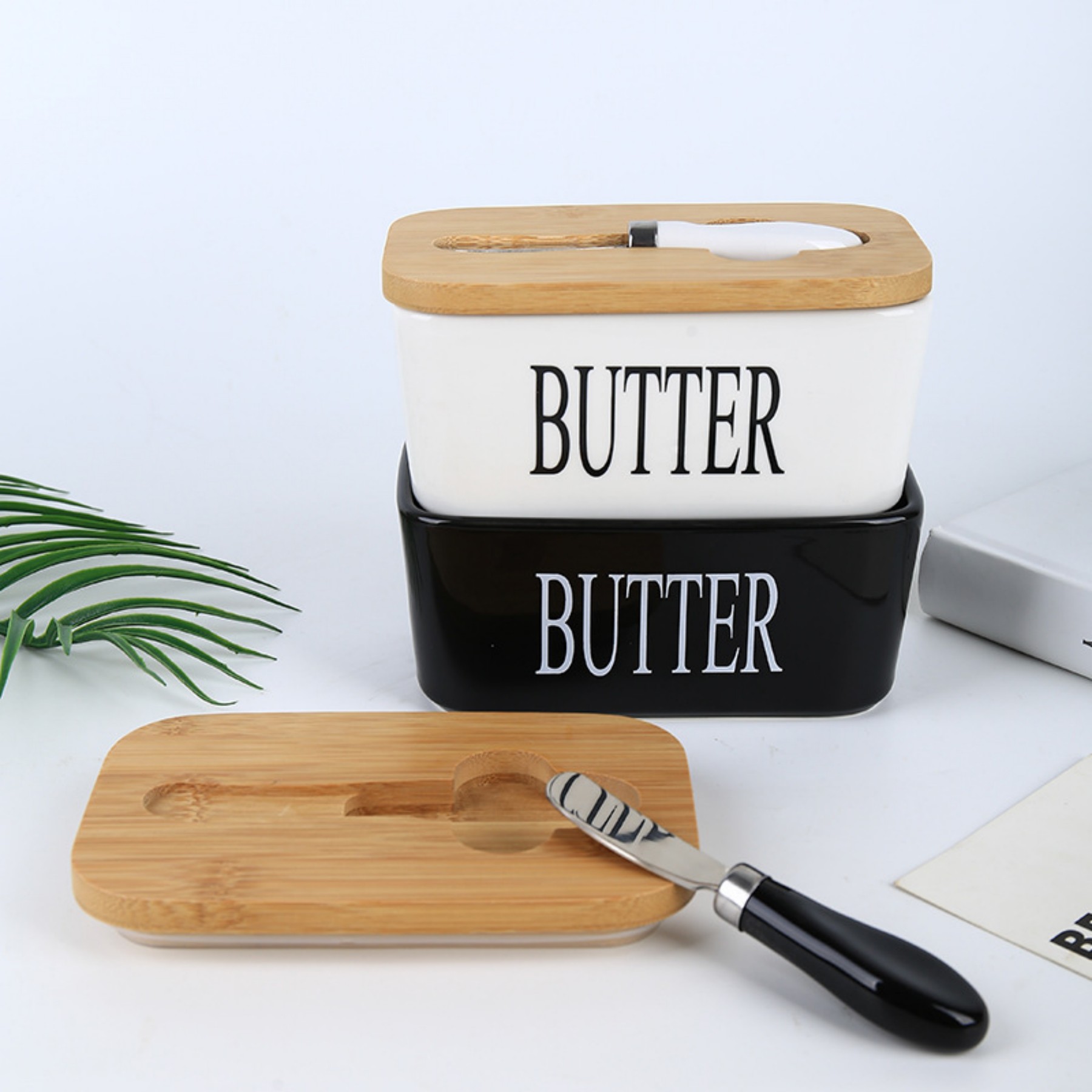 Multi-color ceramic sealed butter box with bamboo cover square butter box with knife multi-function view 2